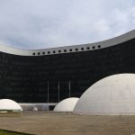 Dino abre apuração sobre emendas para produtora do filme de Bolsonaro
