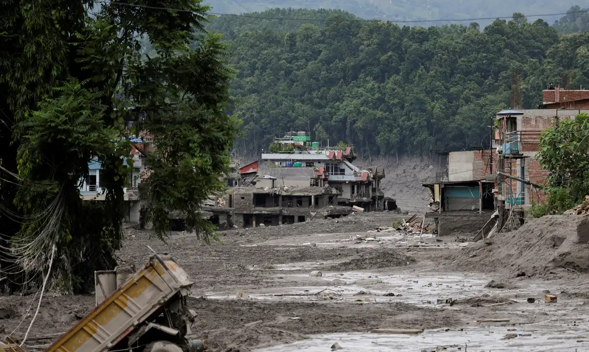 Governo brasileiro lamenta mortes em avalanche no Nepal e na China