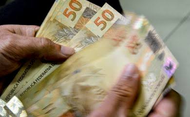 Abono Salarial a nascidos em novembro e dezembro começa a ser pago nesta segunda (17)