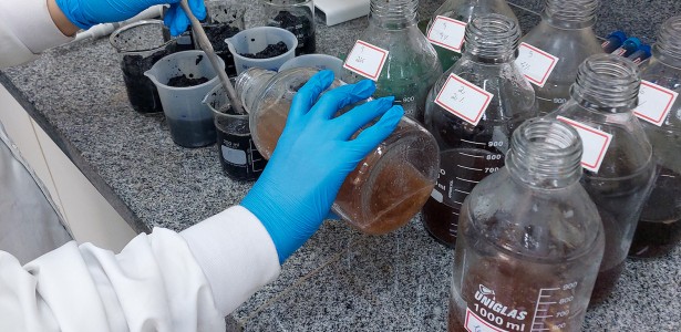 Baixas doses de soda cáustica aumentam a produção de biogás a partir de resíduos de banana