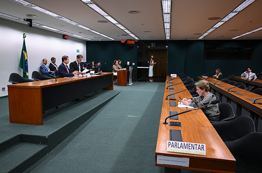 Consultorias de Senado e Câmara lançam informativo sobre proposta orçamentária