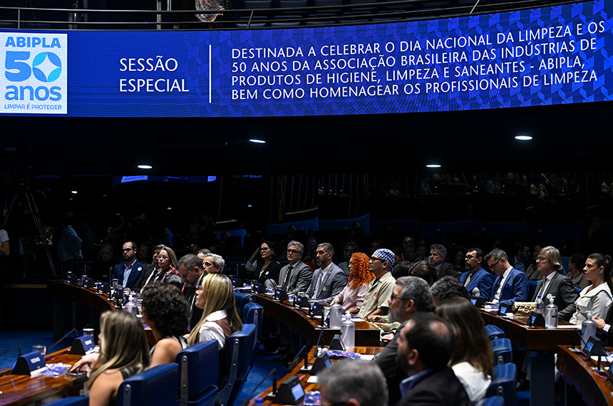 Importância dos profissionais da limpeza é destacada em sessão especial