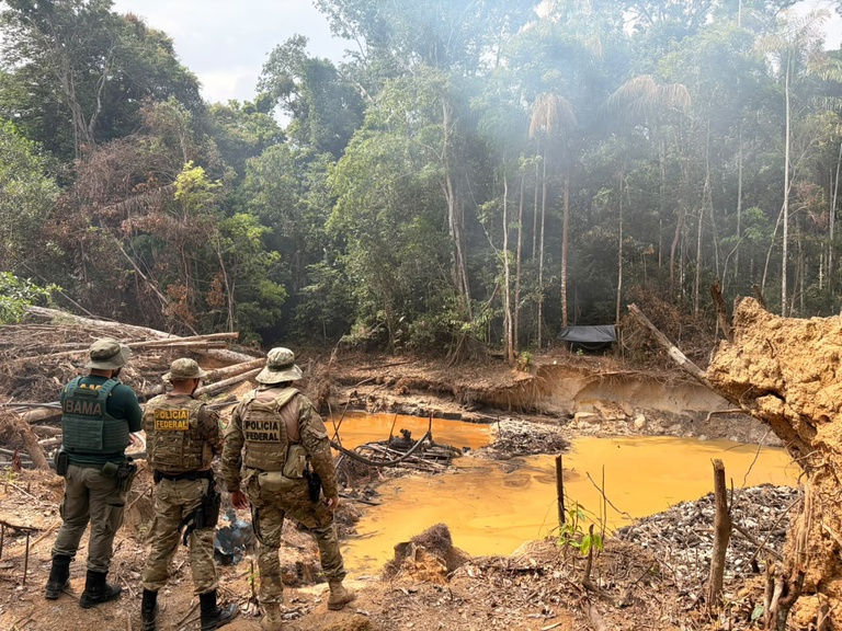 PF e IBAMA realizam ação de combate à extração ilegal de minério em terra indígena