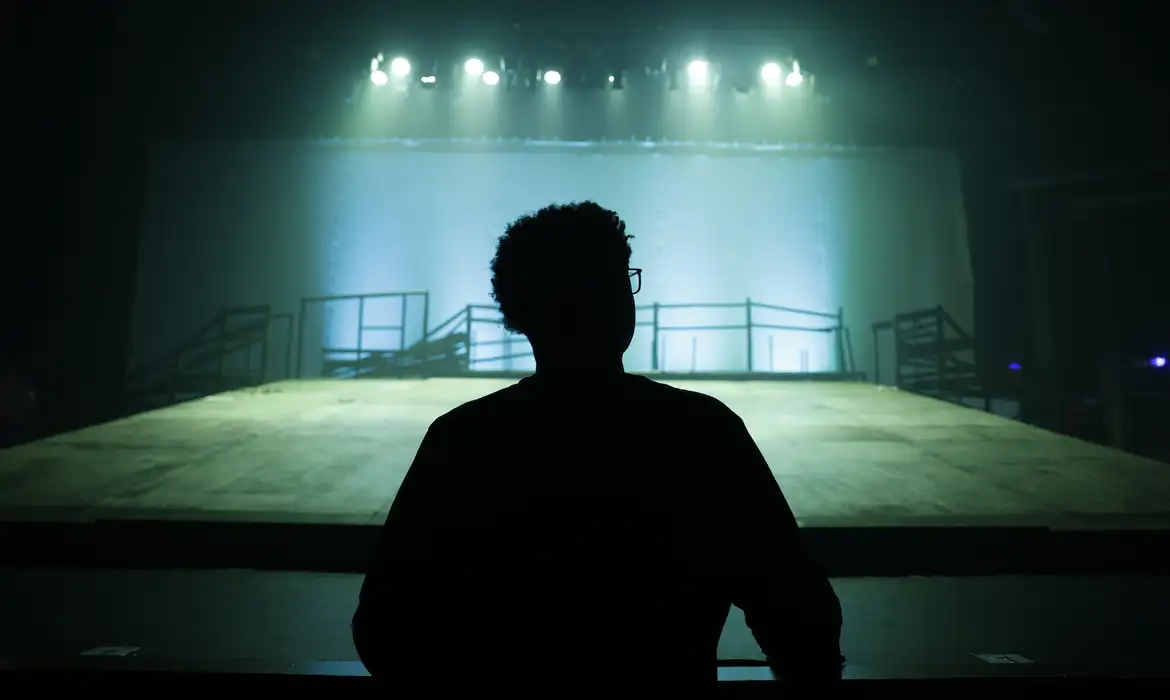 Coletivos de teatro terão programação gratuita em 18 cidades de SP