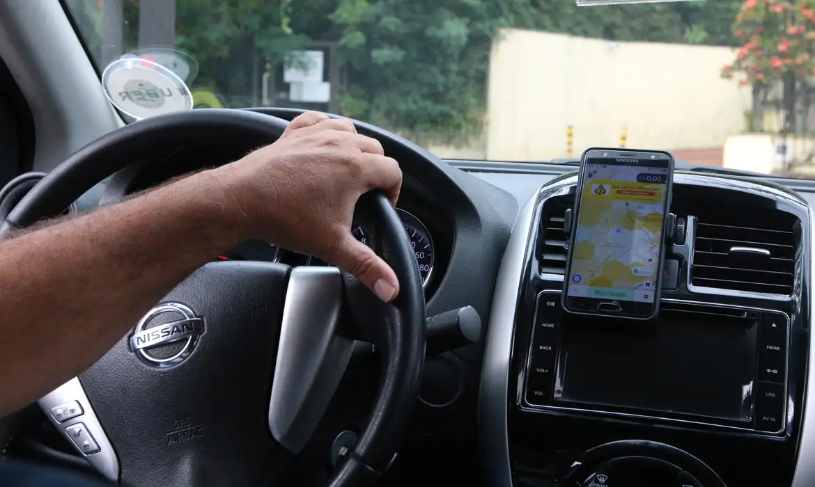 Conselho regulamenta crédito para taxistas e motoristas de aplicativo