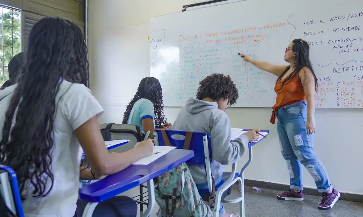 Eleições: escolas privadas fora de locais de votação terão aulas no DF