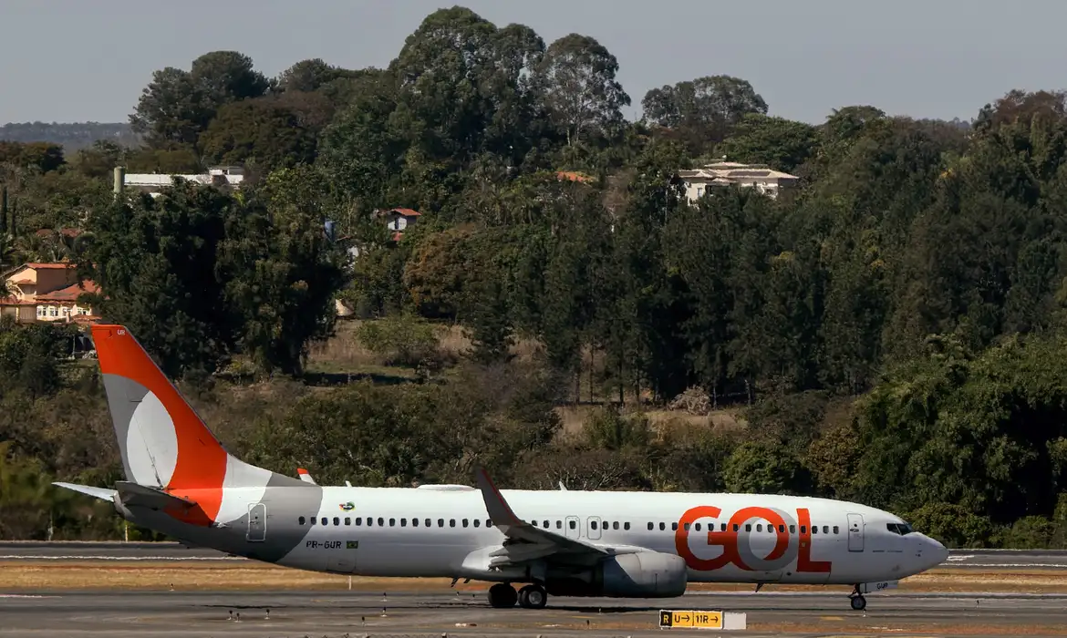 Avião da GOL faz pouso de emergência após decolagem em Goiânia