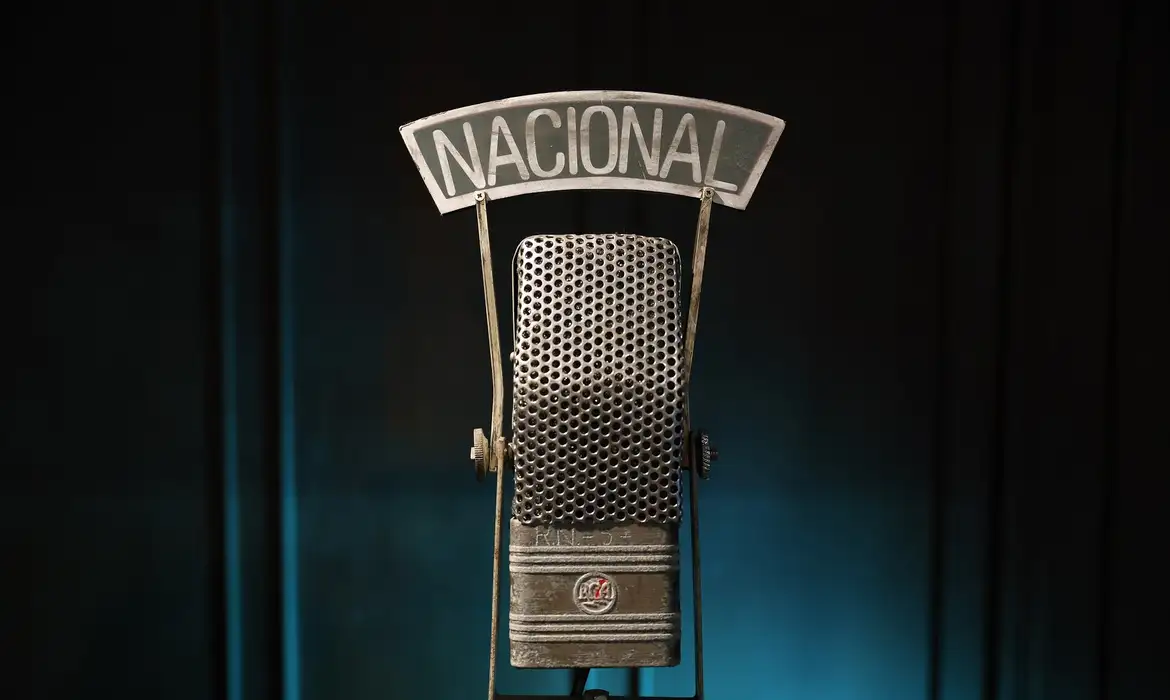 Rádio Nacional celebra 90 anos neste sábado com programação especial