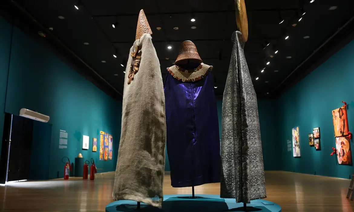Exposição no CCBB do Rio traz a força da arte de mulheres da Amazônia