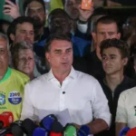 Trump diz que não vai se “envolver”, após carta de Flávio Bolsonaro