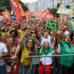 Tensões voltam a crescer; França contabiliza custos de protestos