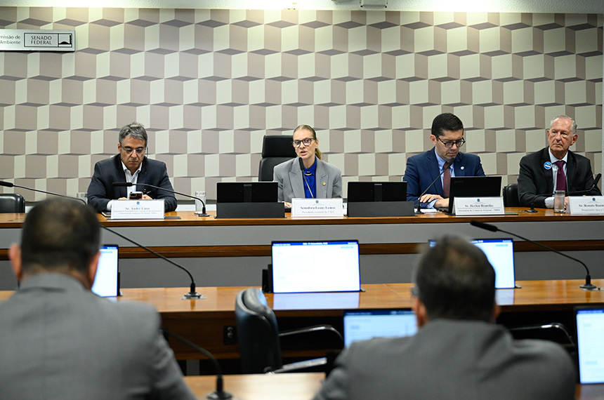 CMA: 'Tarifaço' afeta soberania, enquanto terras-raras oferecem riscos e oportunidades