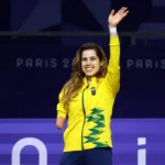 Dupla de Stefani bate campeãs olímpicas e avança à semi em Pequim