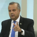 Em carta golpista, Flávio agradece Milei e Trump por apoio para fuga