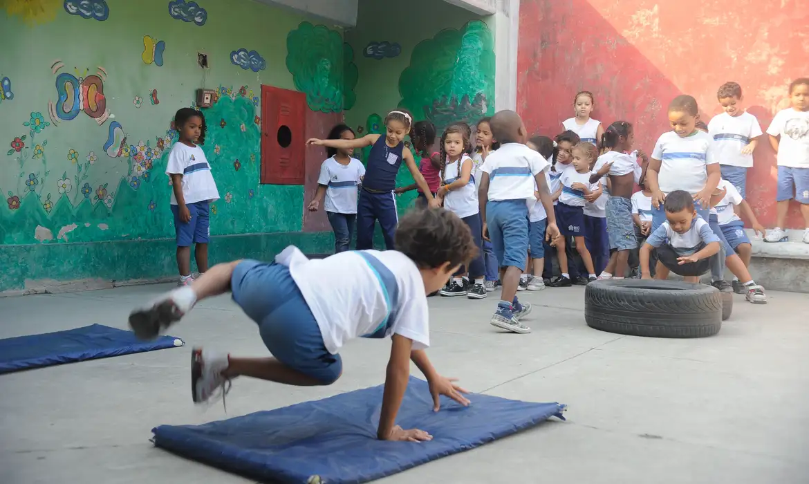 Escolas públicas têm até sábado para regularizar pendências com FNDE