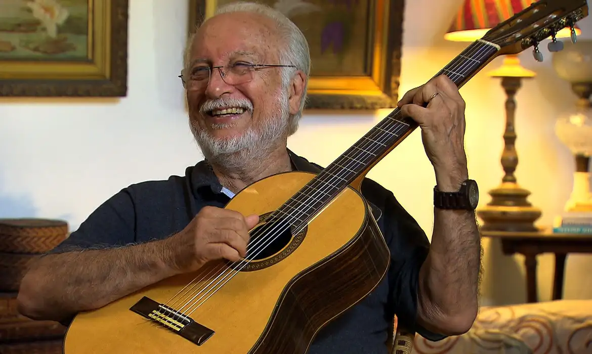 Cena Musical, da TV Brasil, celebra vida e obra de Roberto Menescal