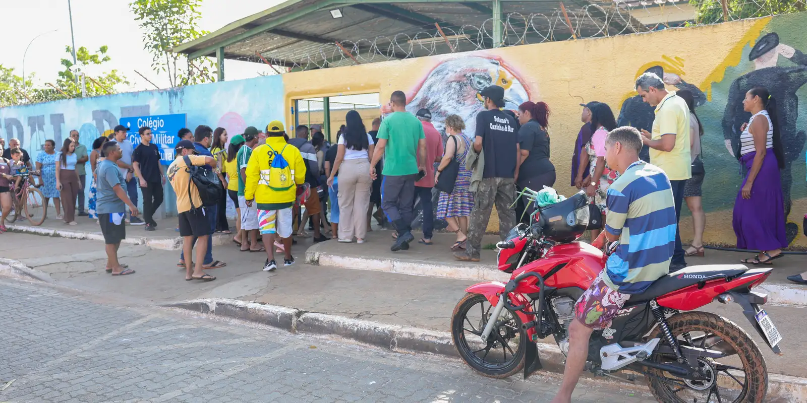 Eleitores do DF acordam cedo para garantir voto no segundo turno