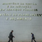 Economia cresce 0,5% em agosto após dois meses de recuo, estima FGV