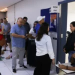 José Sarney recebe alta hospitalar após nove dias de internação