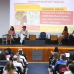 Inclusão digital de idosos esbarra no medo de golpes